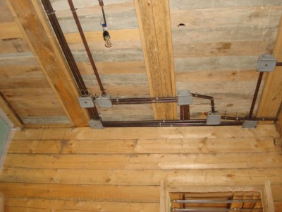 Электромонтаж внутренней скрытой электропроводки в деревянном доме
